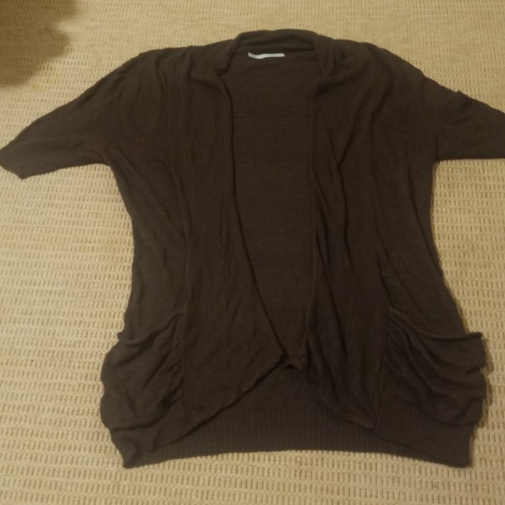 Short sleeve cardigan with pockets!